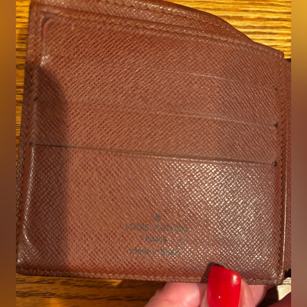 Louis Vuitton Authentic Bifold Monogram Leather W… - image 4